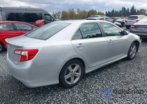 2012 Toyota Camry Se z USA, uszkodzony, nr VIN 4T1BF1FK1CU572256